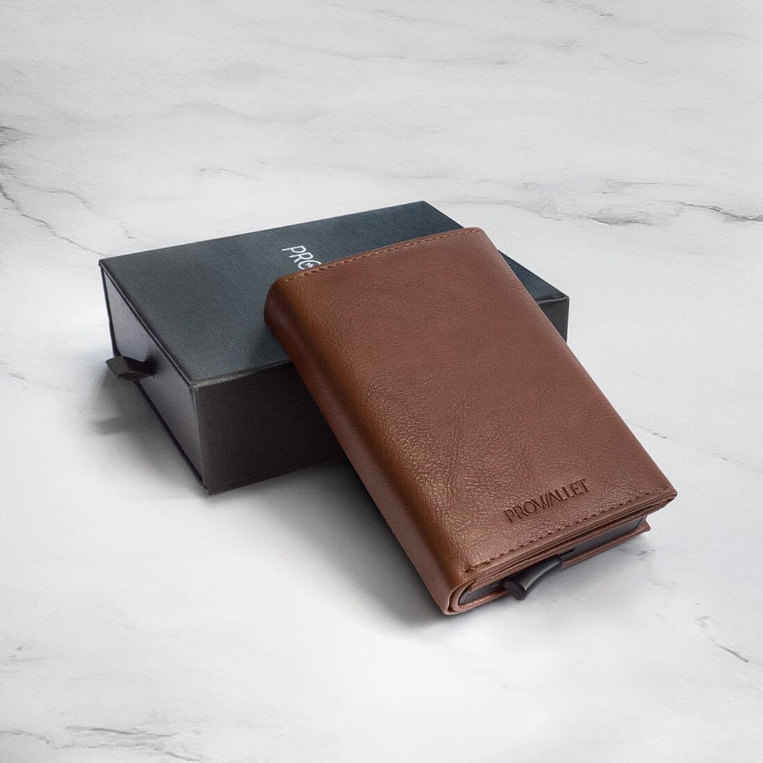 Prowallet pasjeshouder classic coffee bruin voor unisex 8720387009541 sfeerbeeld